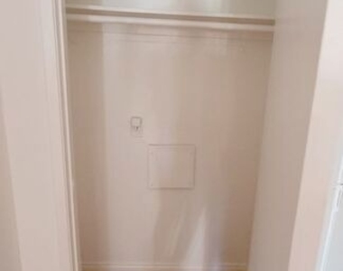 1031 N Crescent Heights - Photo Thumbnail 16
