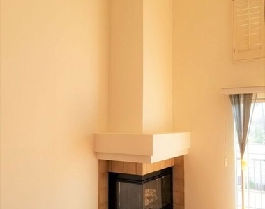 1031 N Crescent Heights - Photo Thumbnail 6