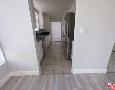1844 Thayer Avenue - Photo Thumbnail 7