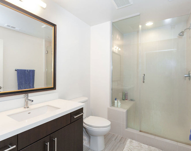 2924 Rowena Avenue - Photo Thumbnail 12