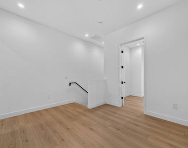 2420 N Council Street - Photo Thumbnail 14