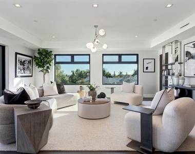 1839 Pandora Avenue - Photo Thumbnail 3