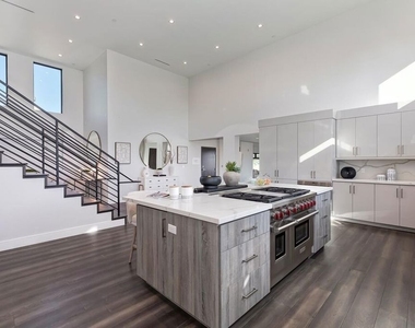 1839 Pandora Avenue - Photo Thumbnail 17