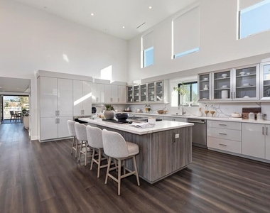 1839 Pandora Avenue - Photo Thumbnail 16