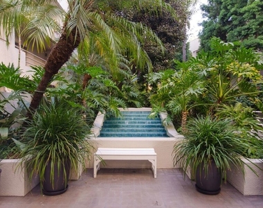 1131 Alta Loma Road - Photo Thumbnail 28