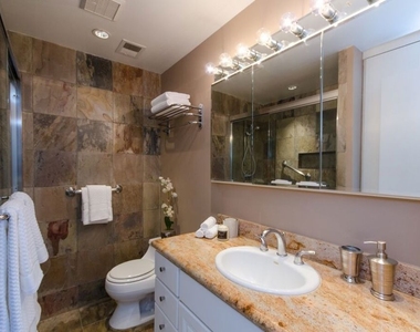 1131 Alta Loma Road - Photo Thumbnail 17