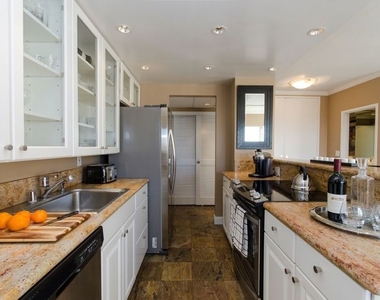 1131 Alta Loma Road - Photo Thumbnail 9