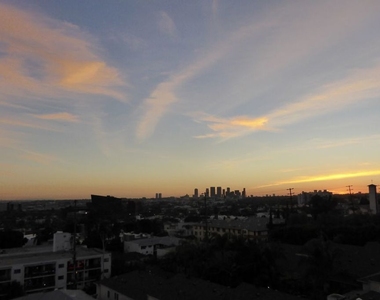 1131 Alta Loma Road - Photo Thumbnail 32