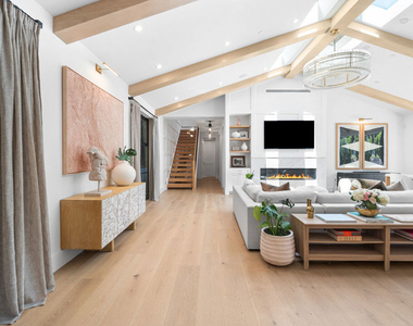 1914 Laurel Canyon Blvd - Photo Thumbnail 26
