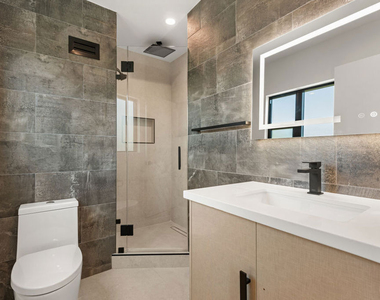 1444 S Crescent Heights Boulevard - Photo Thumbnail 5