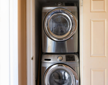 7250 Franklin Avenue - Photo Thumbnail 16