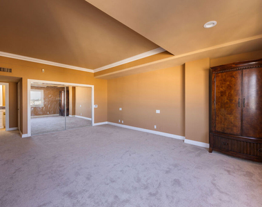 7250 Franklin Avenue - Photo Thumbnail 11