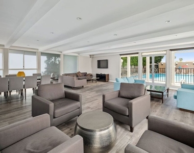 7250 Franklin Avenue - Photo Thumbnail 23