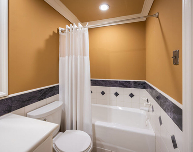 7250 Franklin Avenue - Photo Thumbnail 10