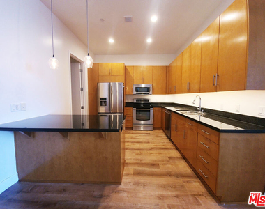 3223 W 6th Street - Photo Thumbnail 4