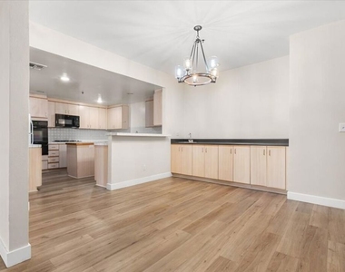 5350 White Oak Avenue - Photo Thumbnail 3
