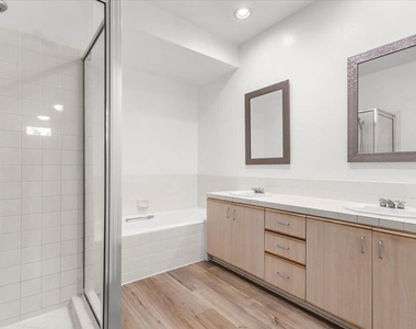 5350 White Oak Avenue - Photo Thumbnail 14