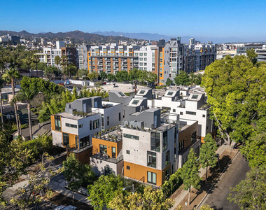 1016 N Martel Avenue - Photo Thumbnail 26