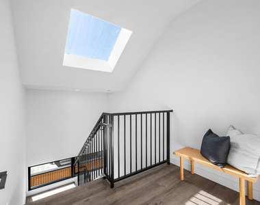 1016 N Martel Avenue - Photo Thumbnail 16