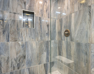 7250 Franklin Avenue - Photo Thumbnail 12