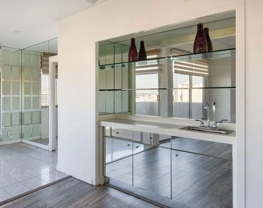 7250 Franklin Avenue - Photo Thumbnail 2