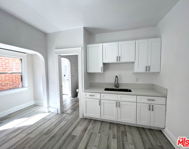 156 W 32nd Street - Photo Thumbnail 2