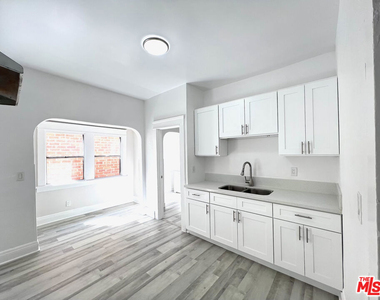 156 W 32nd Street - Photo Thumbnail 1