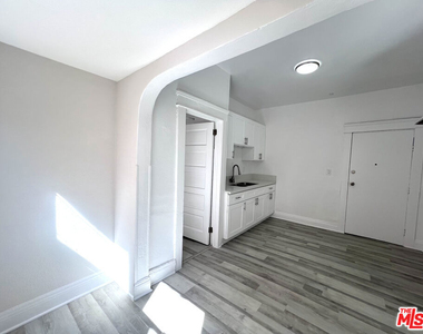 156 W 32nd Street - Photo Thumbnail 4
