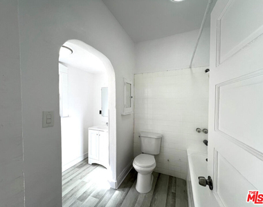 156 W 32nd Street - Photo Thumbnail 5