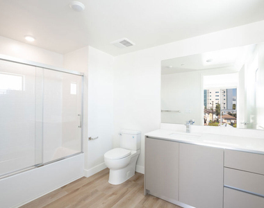 1126 N Cornwell Street - Photo Thumbnail 4
