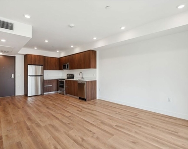 1126 N Cornwell Street - Photo Thumbnail 2
