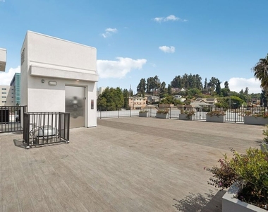 1126 N Cornwell Street - Photo Thumbnail 6