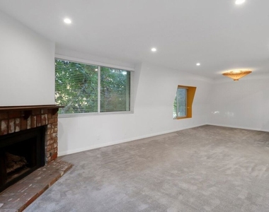 14315 Riverside Drive - Photo Thumbnail 11