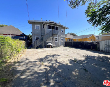 345 W 45th Street - Photo Thumbnail 12