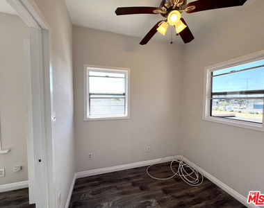345 W 45th Street - Photo Thumbnail 5