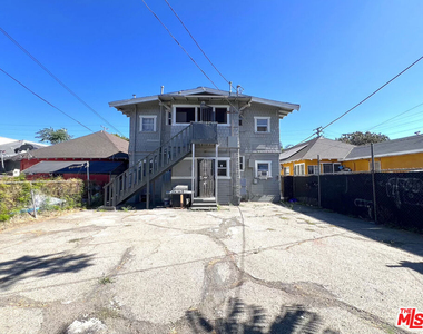 345 W 45th Street - Photo Thumbnail 11