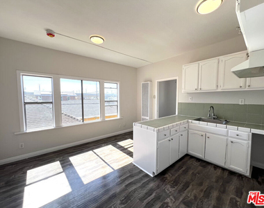 345 W 45th Street - Photo Thumbnail 1