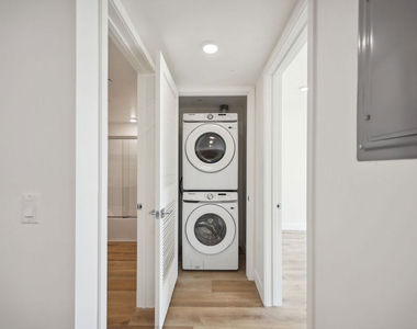 1126 N Cornwell Street - Photo Thumbnail 5