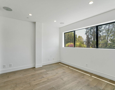 1447 N Martel Avenue - Photo Thumbnail 6