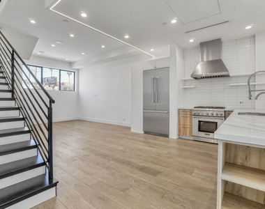 1447 N Martel Avenue - Photo Thumbnail 1