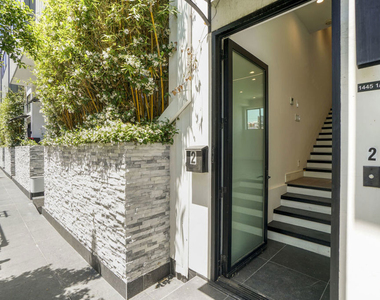 1447 N Martel Avenue - Photo Thumbnail 13