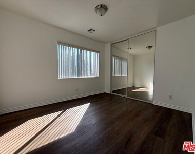4306 Pennsylvania Avenue - Photo Thumbnail 6