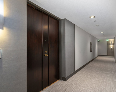 200 N Swall Drive - Photo Thumbnail 3