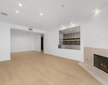 200 N Swall Drive - Photo Thumbnail 20