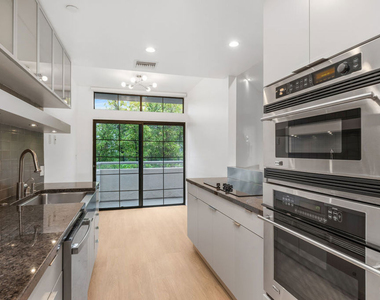 200 N Swall Drive - Photo Thumbnail 7