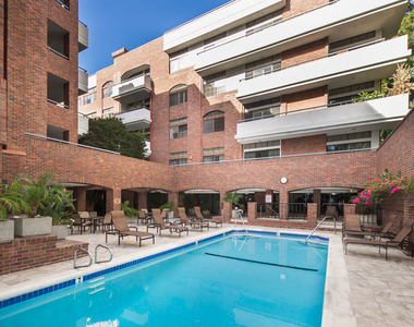 200 N Swall Drive - Photo Thumbnail 18