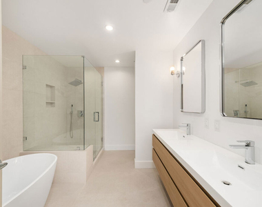 200 N Swall Drive - Photo Thumbnail 9