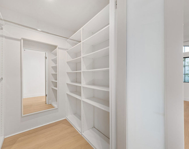 200 N Swall Drive - Photo Thumbnail 13