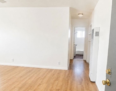1351 S Cochran Avenue - Photo Thumbnail 1