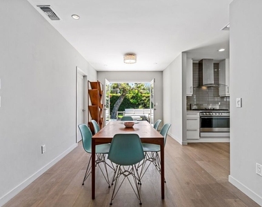 1216 Greenacre Avenue - Photo Thumbnail 13